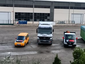 Un camión, una furgoneta y un camioncillo